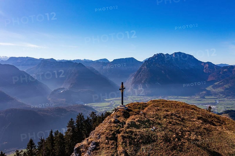 Drone image, summit cross with view of the Hoher Göll, Schwarzer Berg, Golling, Osterhorngruppe, Salzburg province, Austria, Europe