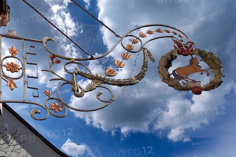Historic nose plate from the former Rotes Ross inn, around 1650, Weinmarkt, Nuremberg, Middle Franconia, Bavaria, Germany, Europe