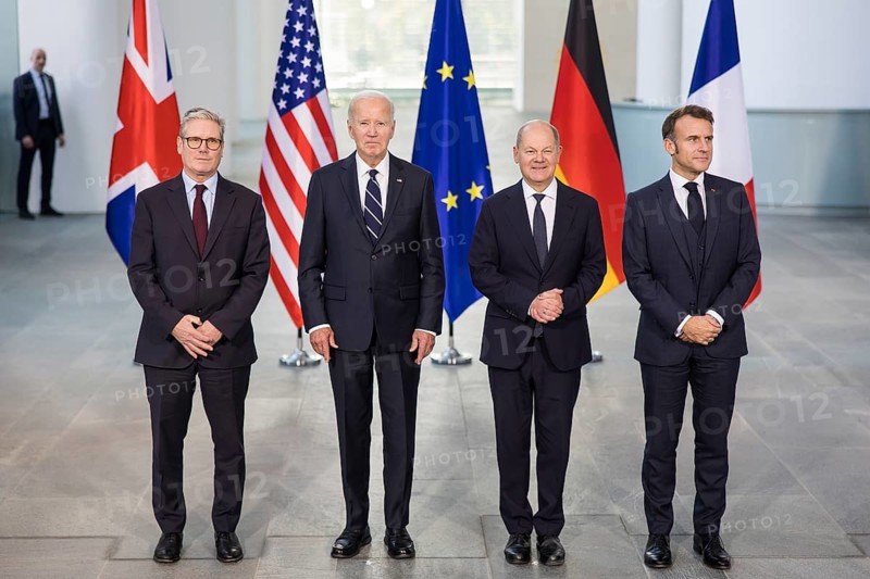 Keir Starmer (Prime Minister of the United Kingdom), Joe Biden (46th President of the United States), Olaf Scholz (Chancellor of the Federal Republic of Germany) and Emmanuel Macron (President of the French Republic) at the family photo in the Federal Chancellery, Berlin, 18 October 2024