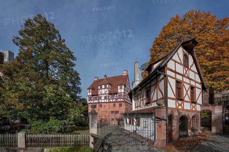 Haller Castle with outbuildings, already mentioned around 1200, Kirchenberg 11, Nuremberg-Mögeldorf, Middle Franconia, Bavaria, Germany, Europe