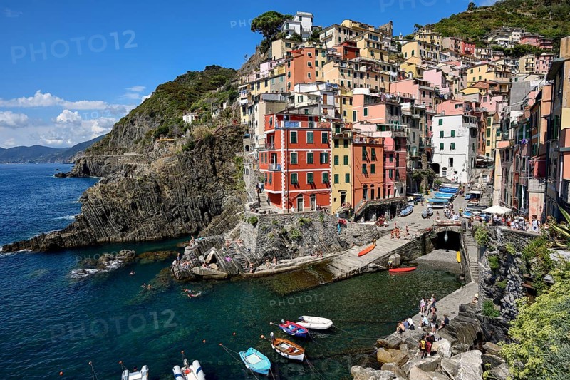 Fishing village of Riomaggiore, village view, Cinque Terre, province of La Spezia, Liguria, Italy, Europe