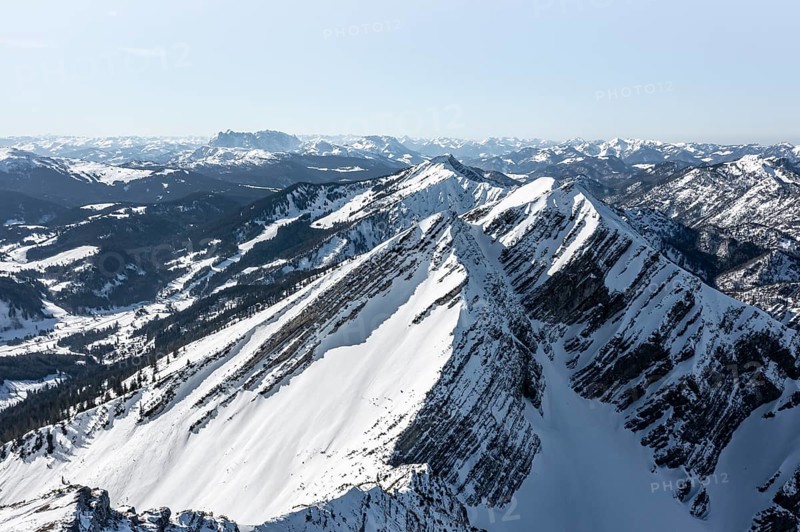 Berge im Winter, Blick auf Vorderlahner Kopf vom Sonntagshorn, Chiemgauer Alpen, Bayern, Deutschland