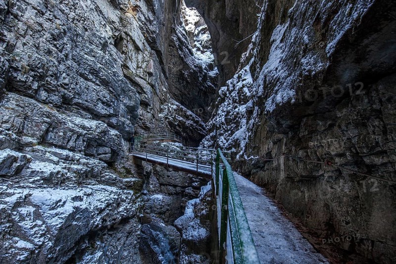 Winter, snowy landscape, hiking trail through the Breitachklamm gorge near Oberstdorf, Oberallgäu, Allgäu, Bavaria, Germany, Europe