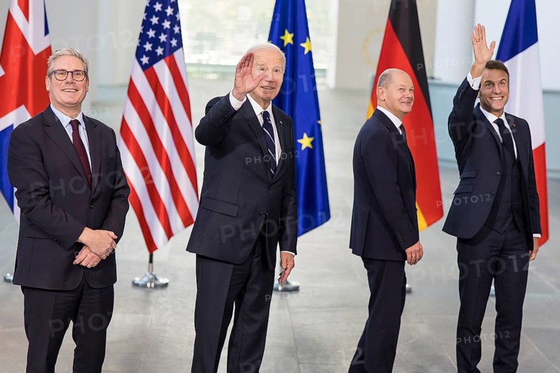 Keir Starmer (Prime Minister of the United Kingdom), Joe Biden (46th President of the United States), Olaf Scholz (Chancellor of the Federal Republic of Germany) and Emmanuel Macron (President of the French Republic) at the family photo in the Federal Chancellery, Berlin, 18 October 2024