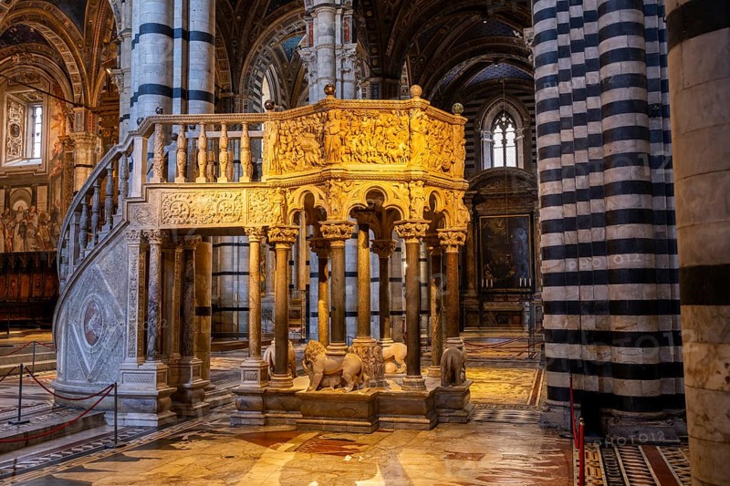 Interior of colorful marble decoration, Siena Cathedral or Cattedrale di Santa Maria Assunta, Siena, Tuscany, Italy, Europe