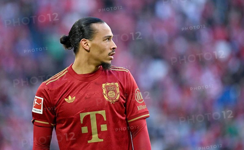 Leroy Sané FC Bayern Munich FCB (10) portrait special jersey 125 years FC Bayern Munich FCB, Allianz Arena, Munich, Bavaria, Germany, Europe