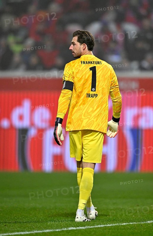 Goalkeeper Kevin Trapp Eintracht Frankfurt SGE (01) from behind, Voith-Arena, Heidenheim, Baden-Württemberg, Germany, Europe