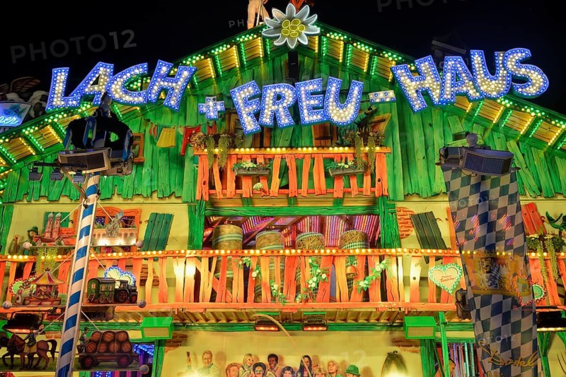 Lach+Freu-Haus fairground attraction, Oktoberfest, Munich, Upper Bavaria, Bavaria, Germany, Europe