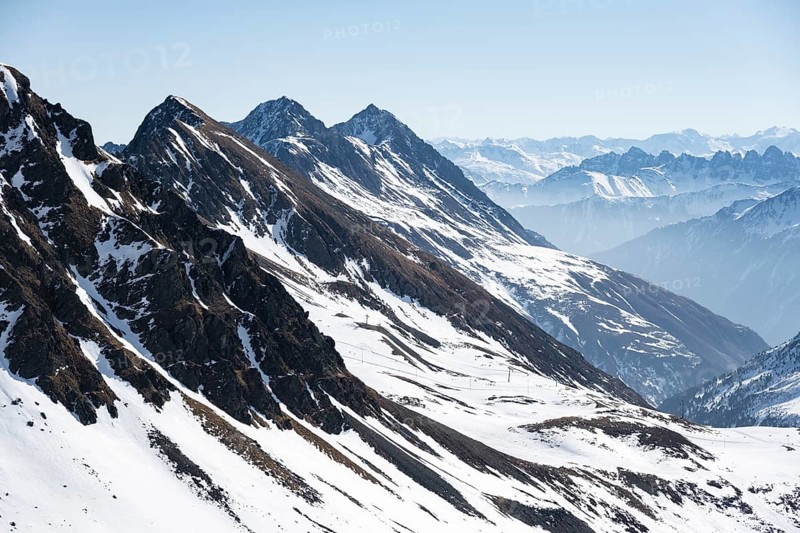 Peaks and mountains in winter, Sellraintal, Stubai Alps, Kühtai, Tyrol, Austria, Europe
