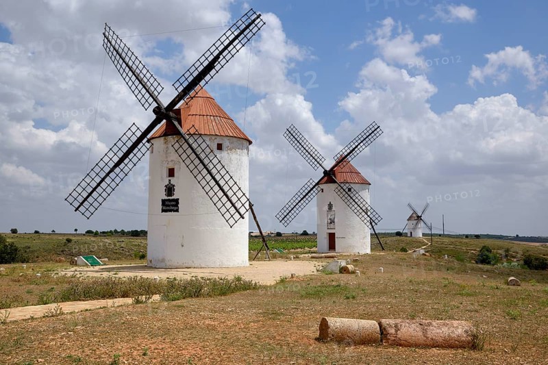 Windmills, Mota del Cuervo, Province of Cuenca, Castilla-La Mancha Region, Spain, Europe