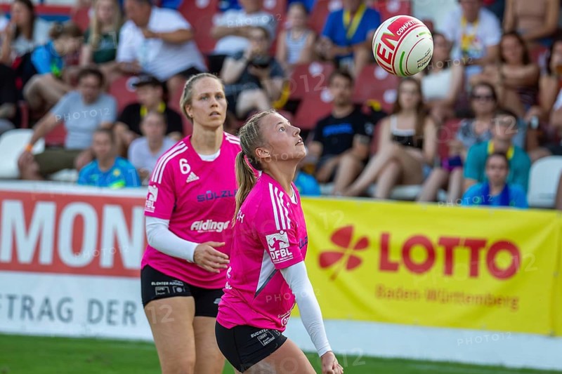 Fistball (woman) : TSV Dennach against TV Jahn Schneverdingen (IFA 2024 Fistball World Tour Finals Mannheim, Final) . Picture: Ann-Kathrin Motteler (3, Dennach)