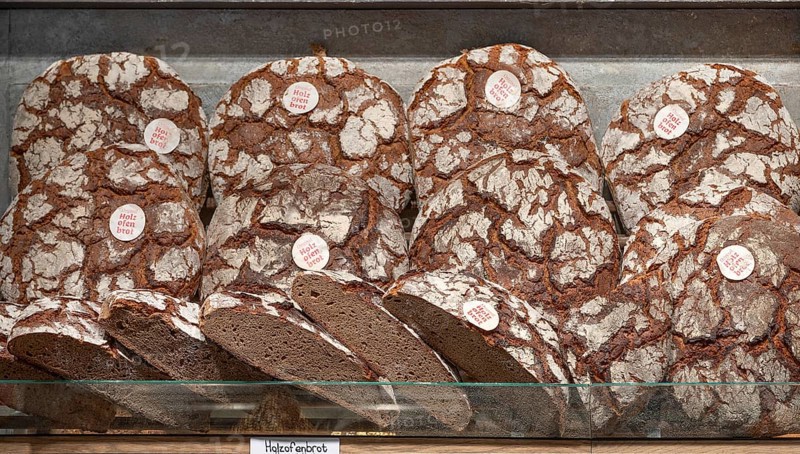 Fresh wood-fired bread in a bakery, Bavaria, Germany, Europe