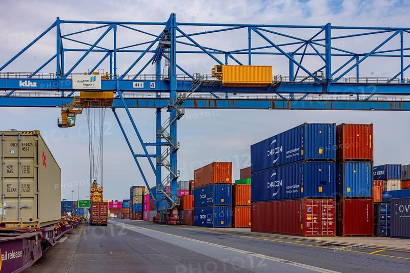 Crane loads containers onto trains and lorries at the D3T container port, Logport l, Rhine, Duisburg, North Rhine-Westphalia, Germany, Europe