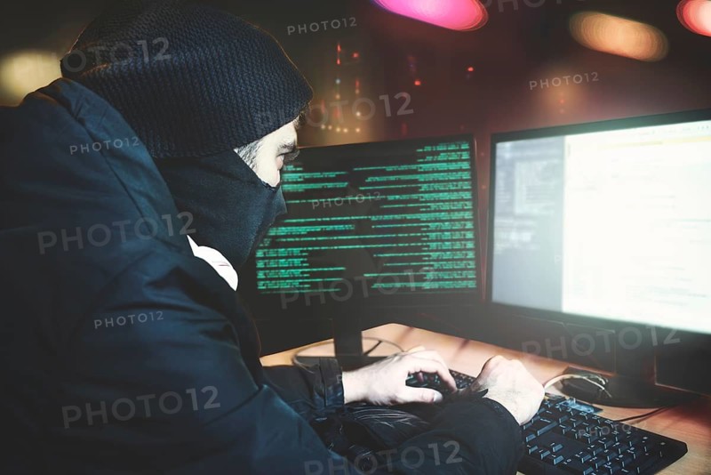 Shot from the Back to Hacker Breaking into Corporate financial Data Servers from His Underground Hideout