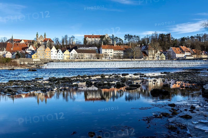 Lech with Karolinenwehr, behind Landsberg am Lech, Bavaria, Germany, Europe