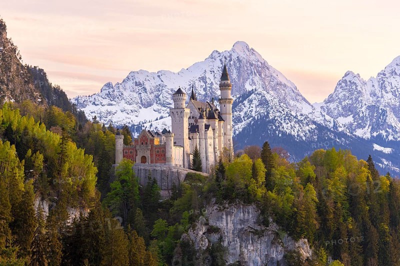 Neuschwanstein Castle near Füssen, evening mood, Schwangau, Allgäu Alps, snow, Ostallgäu, Bavaria, Germany, Europe