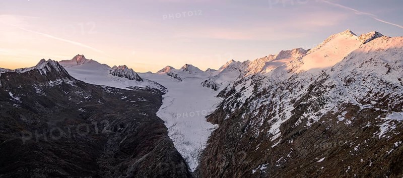 Mountain panorama and glacier at sunrise, Gurgler Ferner with summit Hochwilde and Falschungsspitze, in the morning light, Ötztal Alps, Tyrol, Austria, Europe