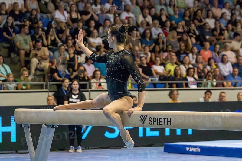 Olympic qualification in apparatus gymnastics in Rüsselsheim Picture: Helen Kevric on the balance beam
