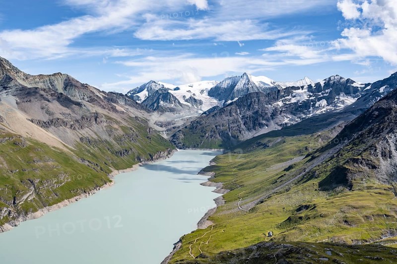 Picturesque mountain landscape, view of a blue mountain lake, Lac des Dix reservoir, behind mountain peak Mont Blanc de Cheilon, Hérménence, Valais Alps, Valais, Switzerland, Europe