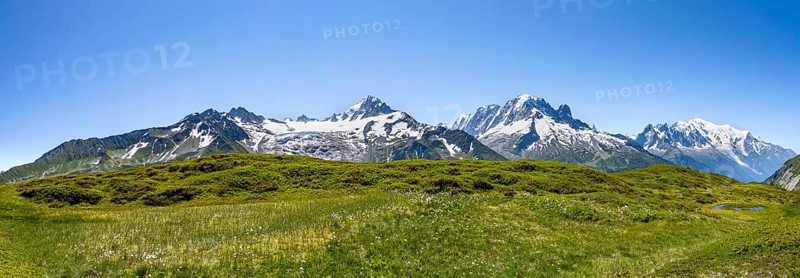 Mountain panorama with glaciated mountain peaks, Aiguille de Chardonnet with Glacier du Tour, Aiguille Verte with Aiguille du Midi and Mont Blanc, hike to Aiguillette des Posettes, Chamonix, Haute-Savoie, France, Europe