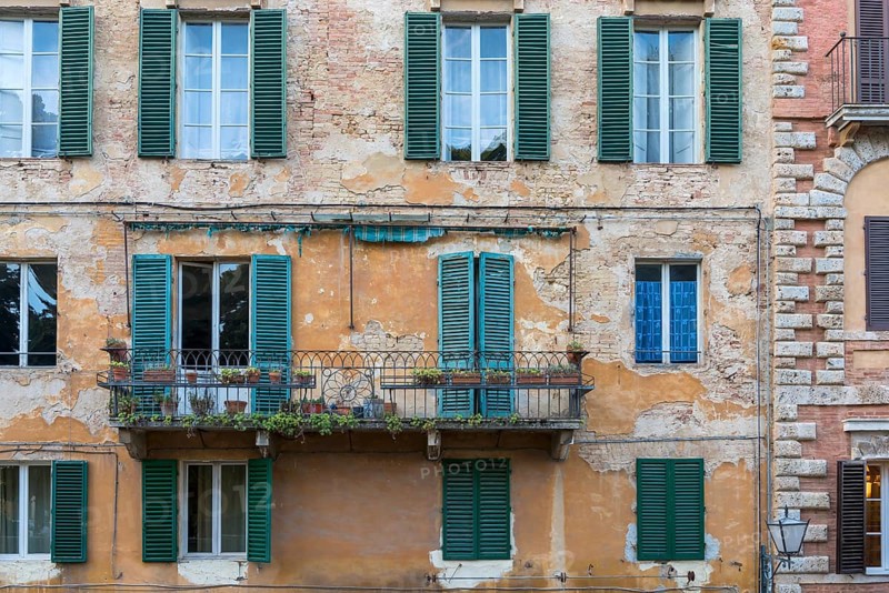 Dilapidated house, empty balcony, nobody, dilapidated, building, property, crisis, Italy, Europe