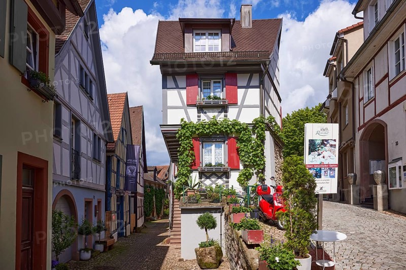 Narrow half-timbered house in Gengenbach, Black Forest, Ortenaukreis, Baden-Württemberg, Germany, Europe