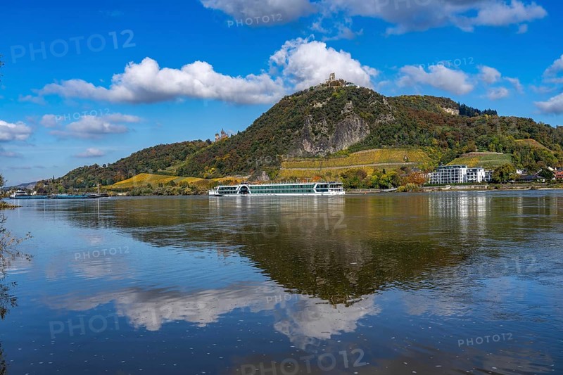 Drachenfels, a mountain in the Siebengebirge on the Rhine between Bad Honnef and Königswinter, with Drachenfels castle ruins and Drachenburg castle, left, boat traffic on the Rhine, North Rhine-Westphalia, Germany, Europe