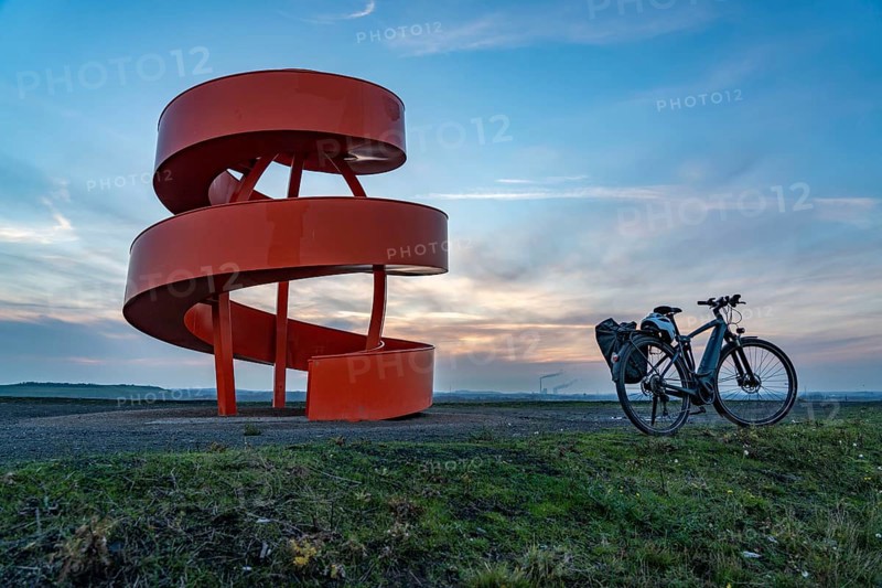 Sculpture Haldenzeichen, observation tower, Humbert spoil tip, part of the Lippepark in Hamm, 5 spoil tips were connected to form a kind of leisure landscape area, Hamm, North Rhine-Westphalia, Germany, Europe