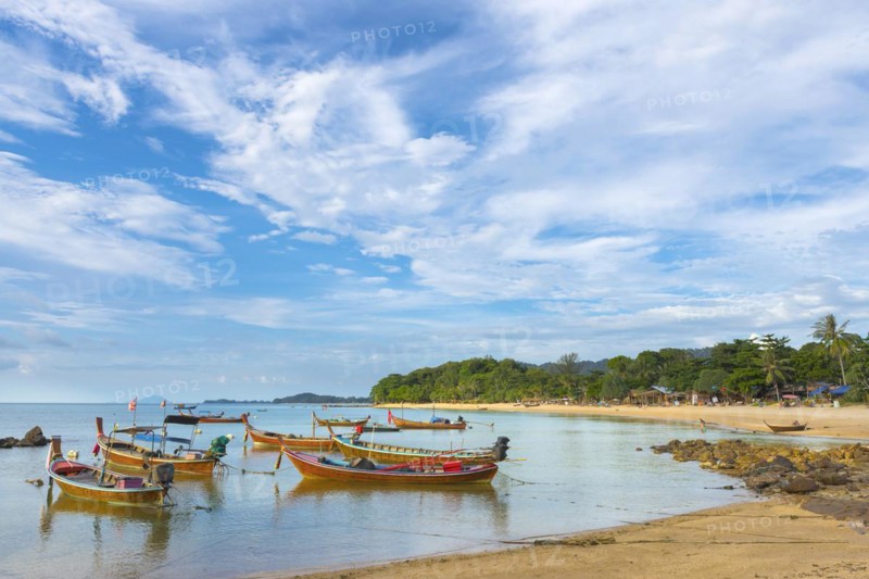 Longtail boats, fishing boats at Klong Khong beach, fishermen, sea, ocean, coast, seascape, coastal landscape, seashore, tropical, tropics, tropical beach, water, tropical island, island paradise, authentic, beach, empty, nobody, holiday, travel, tourism, island, beach holiday, sun, summer, asian, form of travel, beach holiday, Ko Lanta, Thailand, Asia