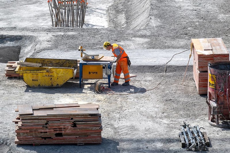 Construction site Construction worker Circular saw