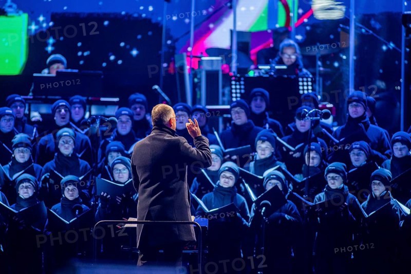 When over 25, 000 visitors flock to the Rudolf Harbig Stadium for the big Advent concert just in front of Christmas, the Christmas festivities begin for many Dresdeners. What began in 2015 as part of the celebrations to mark the anniversary of the world-famous Dresden Kreuzchor has now established itself as one of the biggest and most beautiful Christmas events in Germany. Kreuzkantor Ulrich Schicha, Dresden, Saxony, Germany, Europe