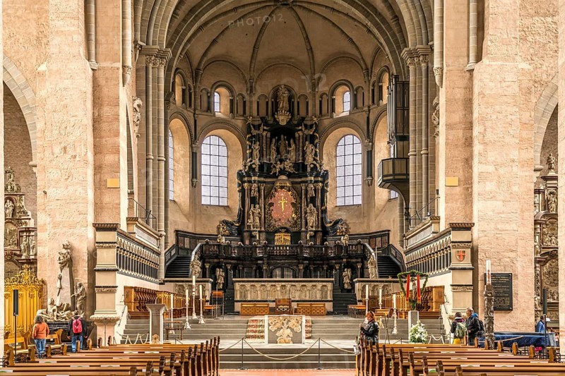 Interior and altar of St Peter's Cathedral, UNESCO World Heritage Site in Trier, Rhineland-Palatinate, Germany, Europe