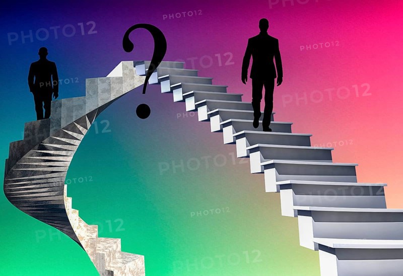 Symbolic image, right path, path is the goal, questionable direction, where does time go, course of the year, mysticism, time of experience, question mark, existence, lifetime, labyrinth, growth, downturn, philosophy of temporality