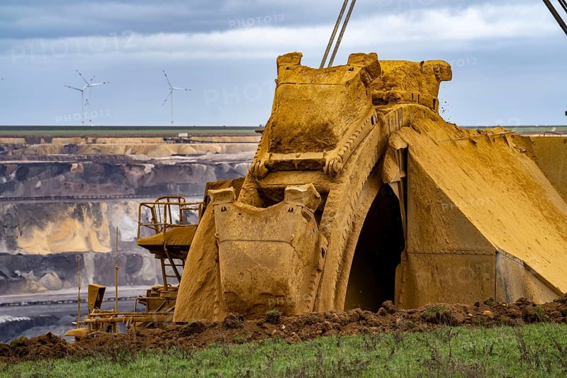 Opencast lignite mine Garzweiler 2, bucket wheel excavator 261 excavating the surface, at the rest of the hamlet Lützerath, bucket diameter is 17 metres, Erkelenz, North Rhine-Westphalia, Germany, Europe
