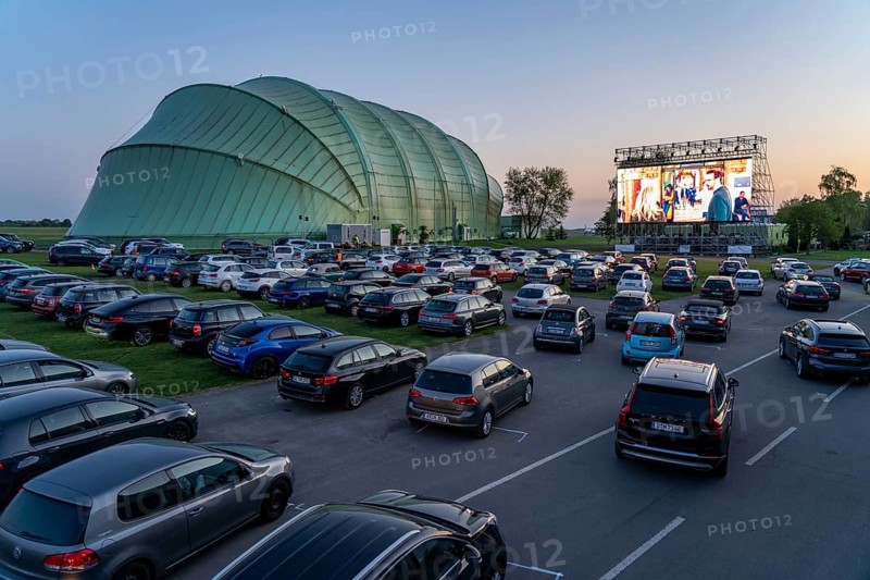 Drive-in cinema at Essen/Mülheim Airport Motor Movies, temporary film screening, at the WDL airship hangar, event in compliance with contact restrictions, effects of the corona crisis in Essen, Mülheim Germany