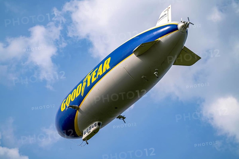 The Zeppelin NT, newly stationed at Essen/Mülheim Airport, undertakes sightseeing flights over the Rhine-Ruhr area, Mülheim an der Ruhr, North Rhine-Westphalia, Germany, Europe