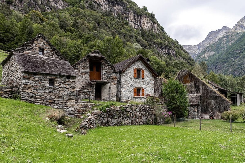 Typical Ticino stone houses in the village of Sonogno, Verzasca Valley, Valle Verzasca, Canton Ticino, Switzerland, Europe