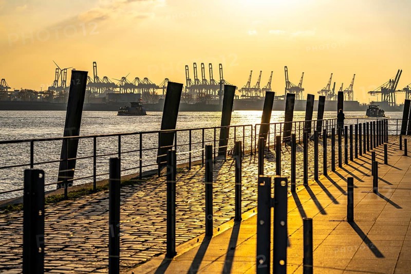 Port of Hamburg, view of the Container Terminal Burchardkai, from Altonaer Ufer, Hamburg, Germany, Europe