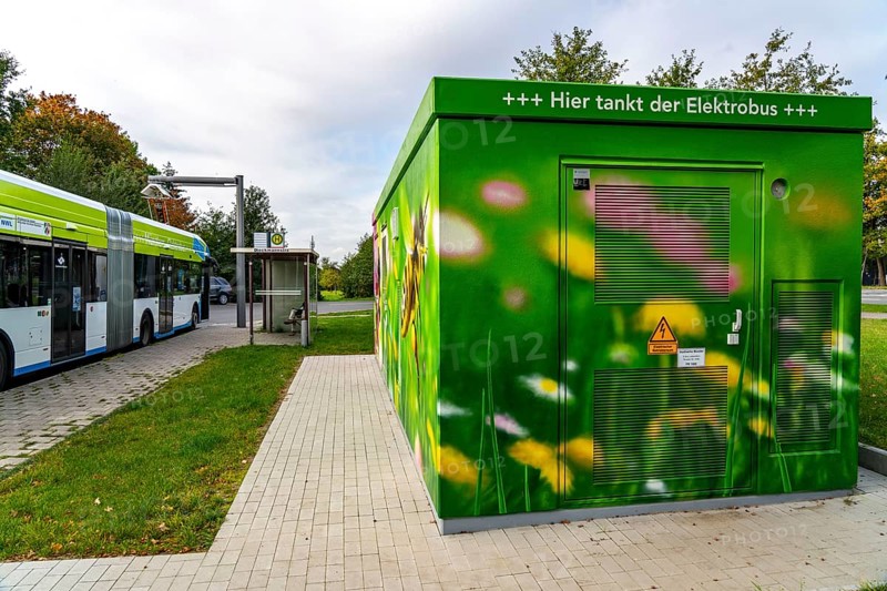 Electric bus from Stadtwerke Münster, at a fast charging station, bus stop, Dieckmannstrasse bus turnaround in Münster Gievenbeck, 16 electric buses are currently running on green electricity in Münster, North Rhine-Westphalia, Germany, Europe
