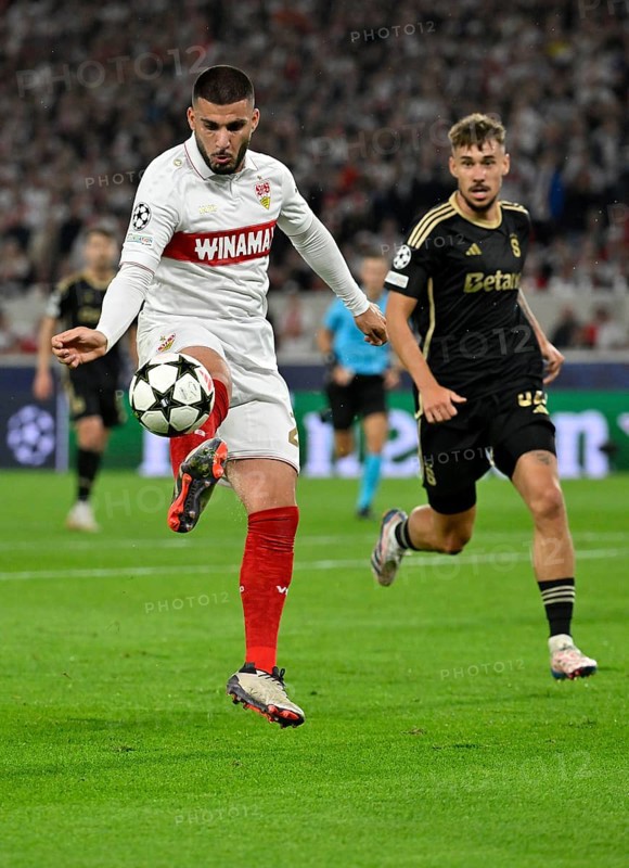 Deniz Undav VfB Stuttgart (26) Action on the ball behind Veljko Birmancevic AC Sparta Praha Prague (14) Champions League, MHPArena, MHP Arena Stuttgart, Baden-Württemberg, Germany, Europe