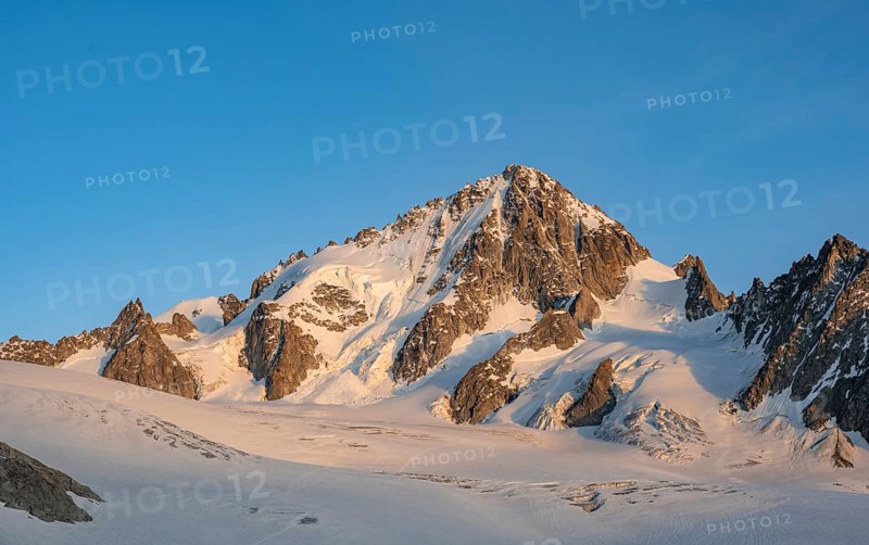 High alpine mountain landscape at sunset, summit of the Aiguille de Chardonnet and Glacier du Tour in the evening light, glacier and mountain peaks, Chamonix, Haute-Savoie, France, Europe