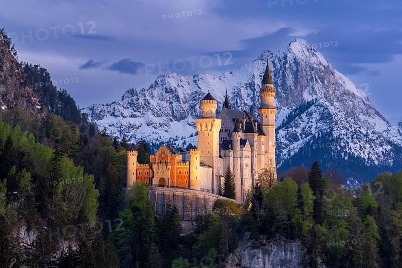 Neuschwanstein Castle near Füssen, Schwangau, Allgäu Alps, night shot, illuminated, snow, East Allgäu, Bavaria, Germany, Europe