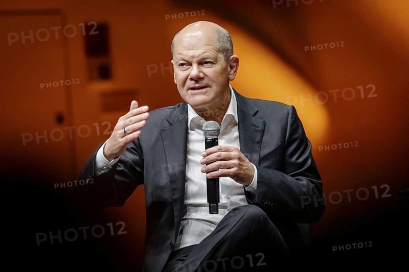 Discussion panel Olaf Scholz (SPD), Federal Chancellor, with author Juli Zeh (not pictured) in Potsdam, 30 January 2024