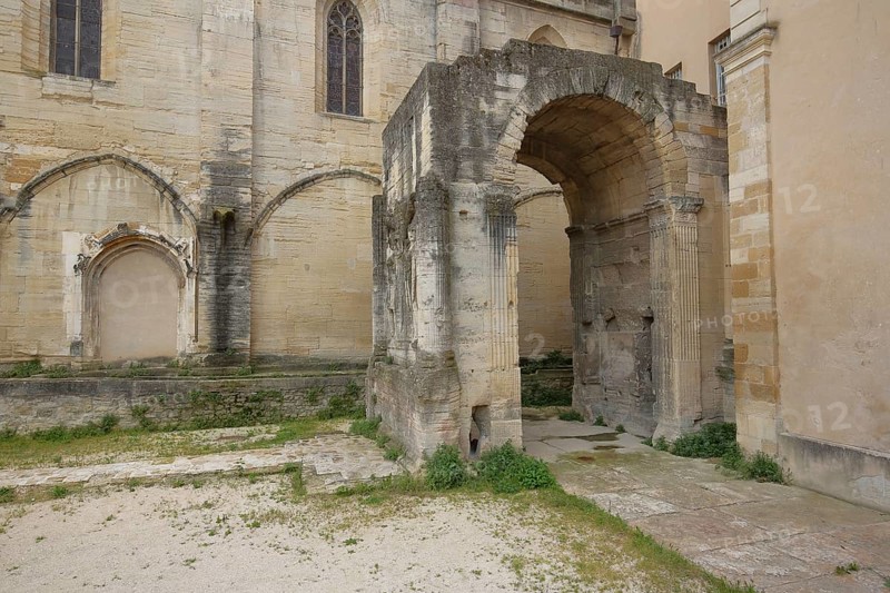 Historic archway at the church of St-Siffrein, Saint, Carpentras, Vaucluse, Provence, France, Europe