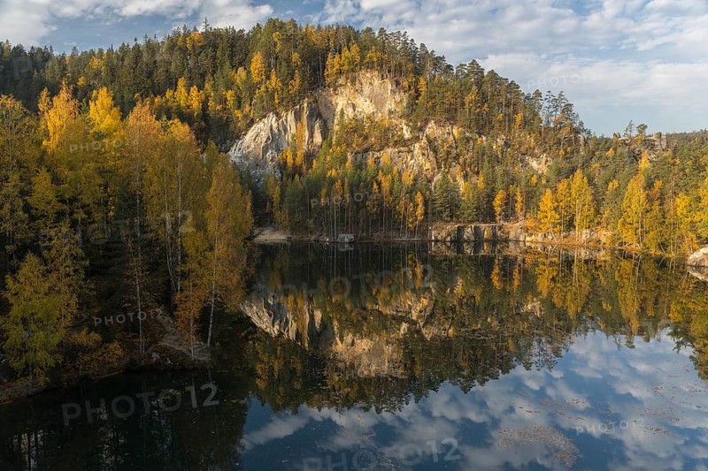 Adršpašské pond, lakeshore with trees and rocks on a sunny day in autumn, Dolní Adršpach, 549 57 Adersbach, CZ