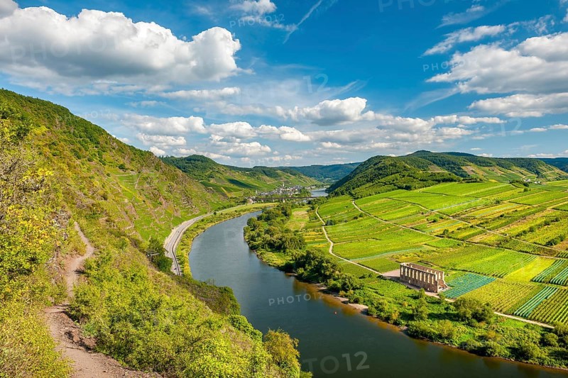 Via ferrata on the Bremmer Calmont, view of the Moselle loop and the ruins of the Stuben monastery, Bremm, Moselle valley, Rhineland-Palatinate, Germany, Europe