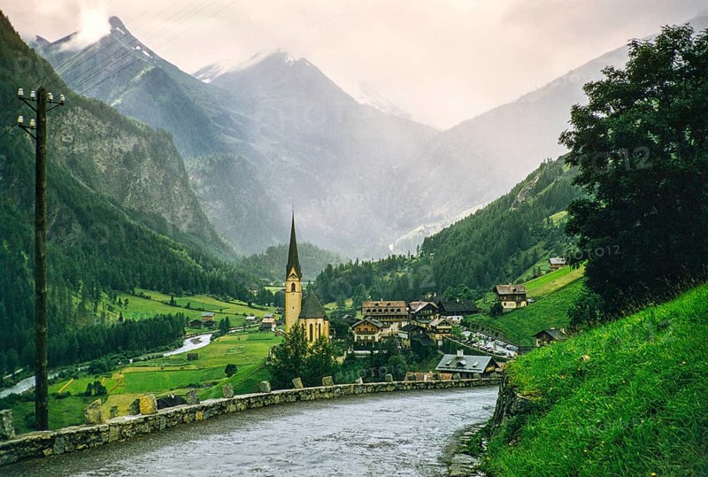 Village of Heiligenblut and Großglockner massif Alpine mountain range, Spittal an der Drau, Carinthia, Austria, Europe, 1950s, Europe