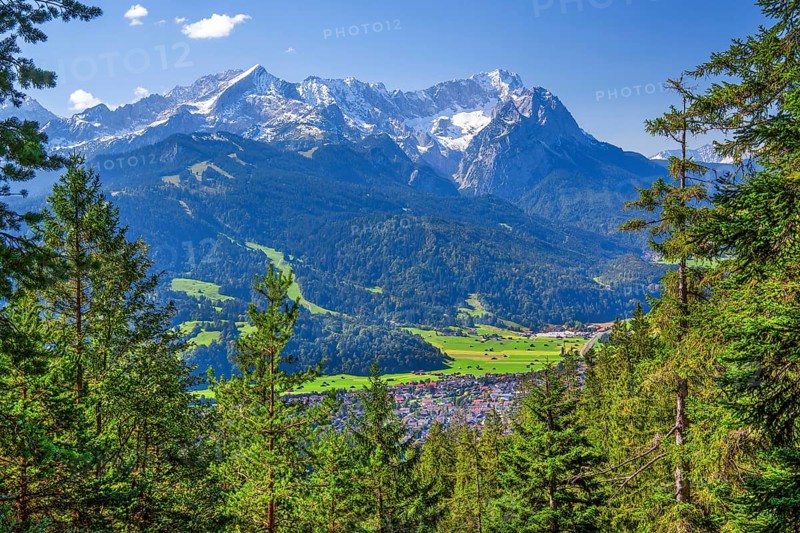 View from Wank 1780m to valley, village and Zugspitzgruppe 2962m, Garmisch-Partenkirchen, Loisachtal, Werdenfelser Land, Upper Bavaria, Bavaria, Germany, Europe