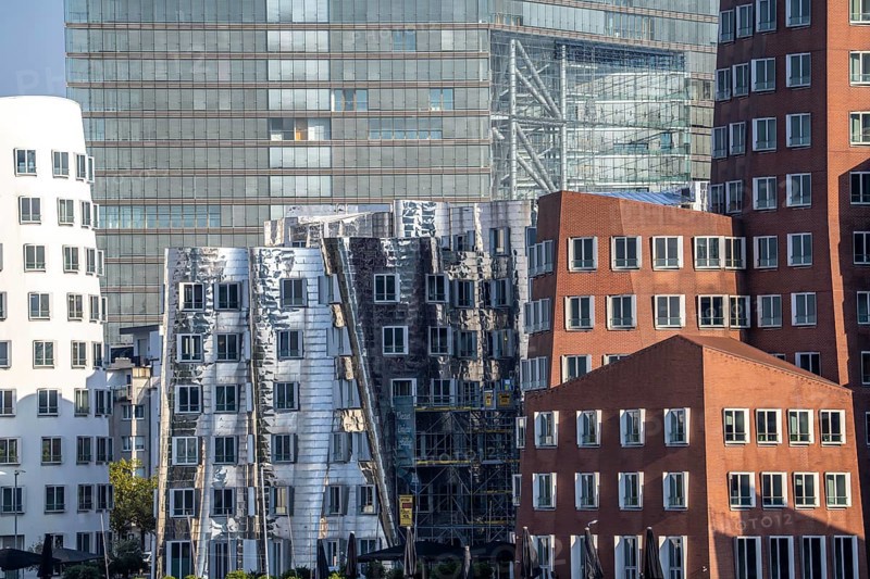 Düsseldorf Media Harbour, Gehry buildings, facade of the Stadttor building, North Rhine-Westphalia, Germany, Europe