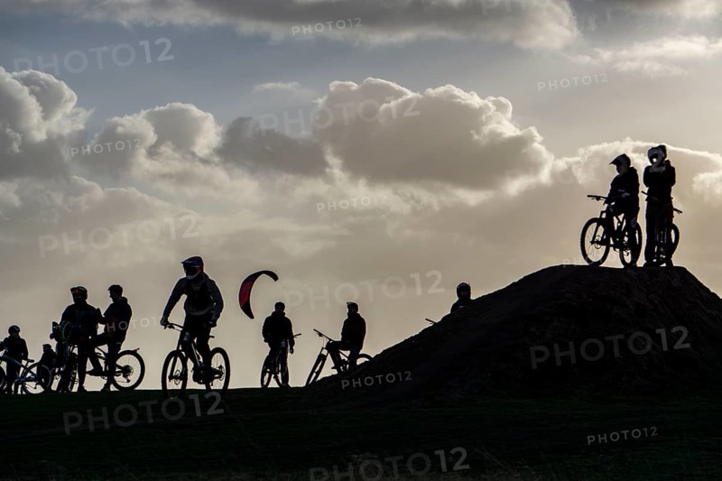 Mountain bike trail with jumps, downhill trail, on the Norddeutschland spoil tip in Neukirchen-Vluyn, a mining spoil tip, now a landscape park, Kiter Drachen, North Rhine-Westphalia, Germany, Europe